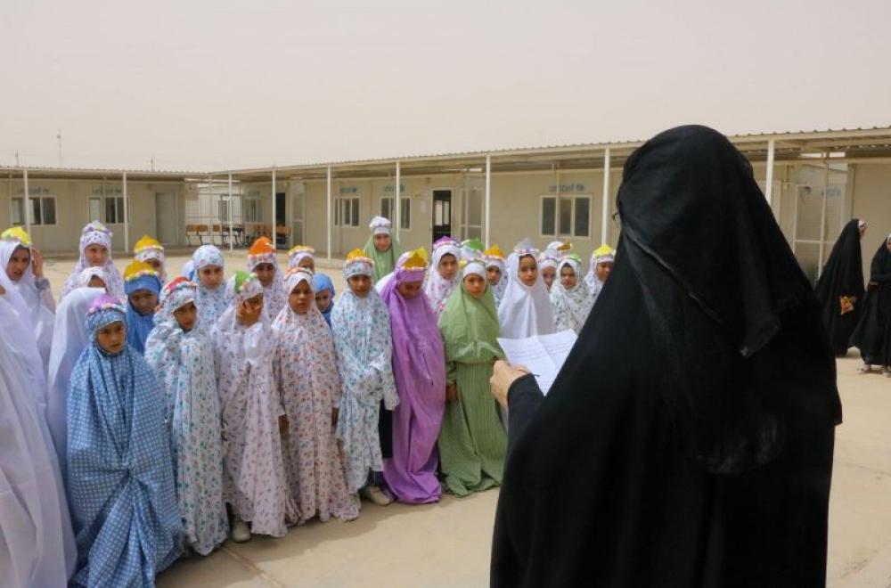 شعبة التعليم الديني النسوي تتوج مكلفات مدرسة بحار الأنوار تزامنا مع مولد الامام الحجة(عليه السلام)