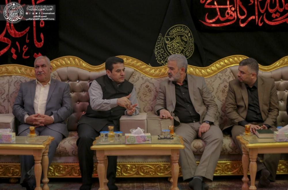 وزير الداخلية قاسم الأعرجي يتشرف بزيارة مرقد أمير المؤمنين (عليه السلام)