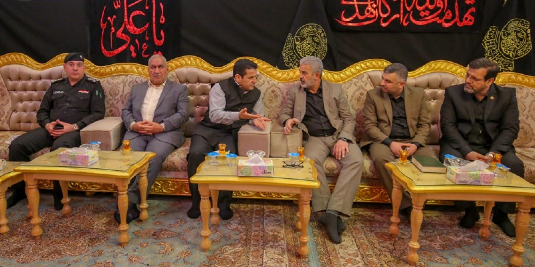 وزير الداخلية قاسم الأعرجي يتشرف بزيارة مرقد أمير المؤمنين (عليه السلام)