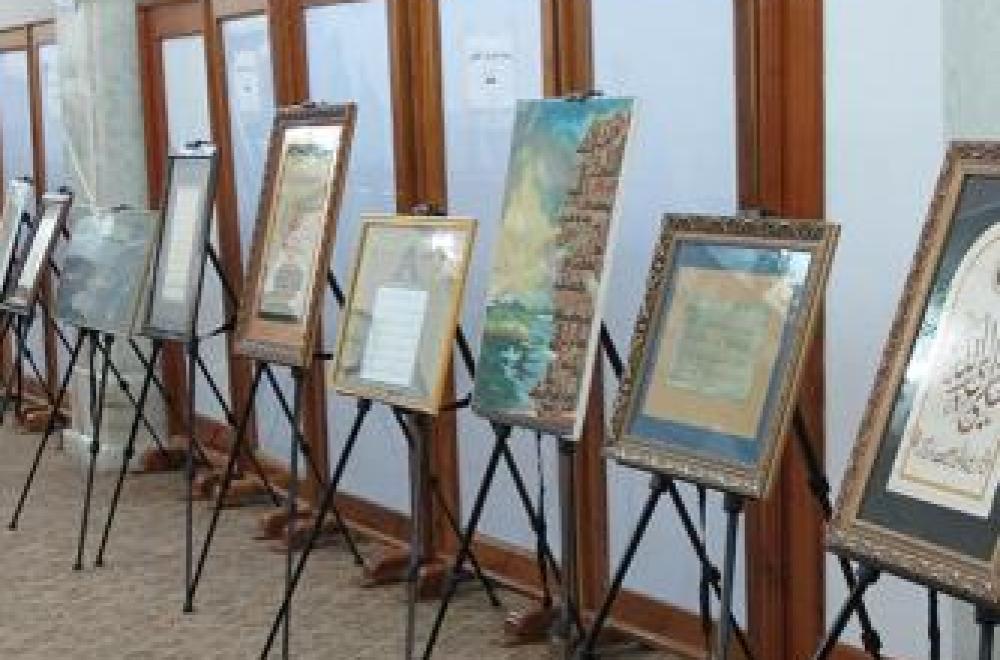 على هامش مهرجان الغدير العالمي الاول افتتاح معرض الخط العربي في الصحن الحيدري الشريف