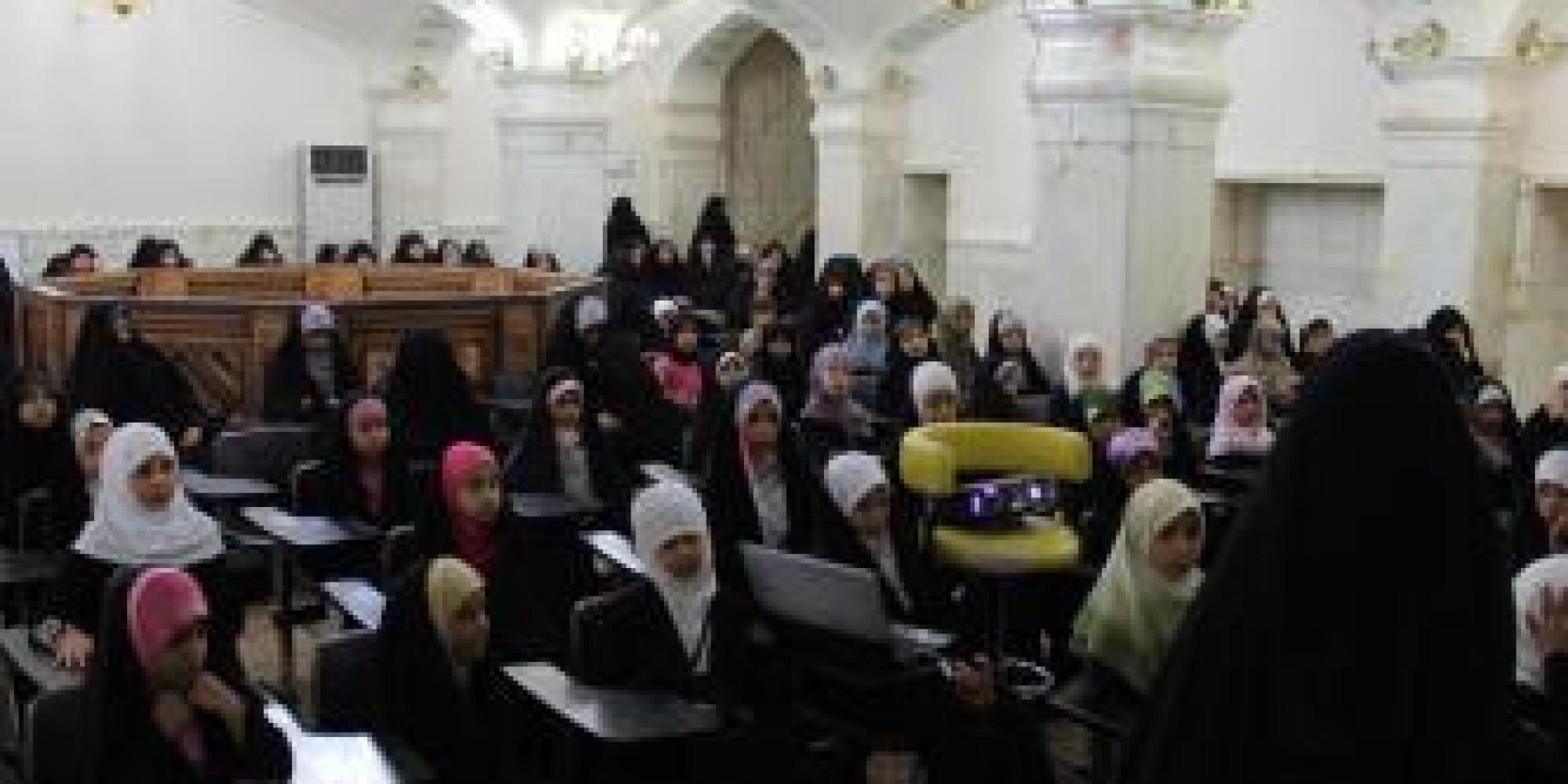 وحدة التعليم النسوي في العتبة العلوية المقدسة تقيم دورة تربوية فقهية لمائتين وثمانين فتاة مكلّفة
