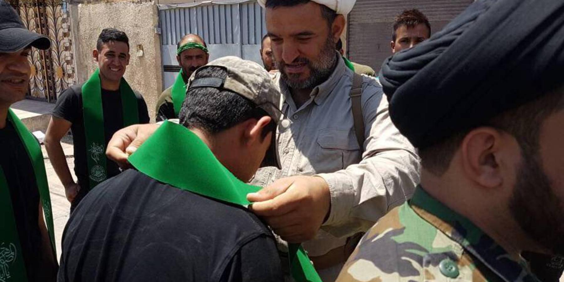 لجنة الإرشاد التابعة للعتبة العلوية في أيمن الموصل تكرم أبطال قواتنا الأمنية بوشاح أمير المؤمنين (ع) 