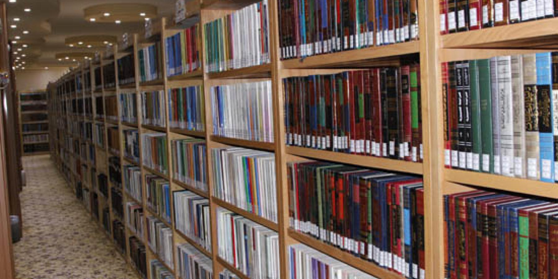 مكتبة الروضة الحيدرية توفر مصادر البحوث الأساسية للباحثين وتقوم بشراء أكثر من ثمانية آلاف كتاب